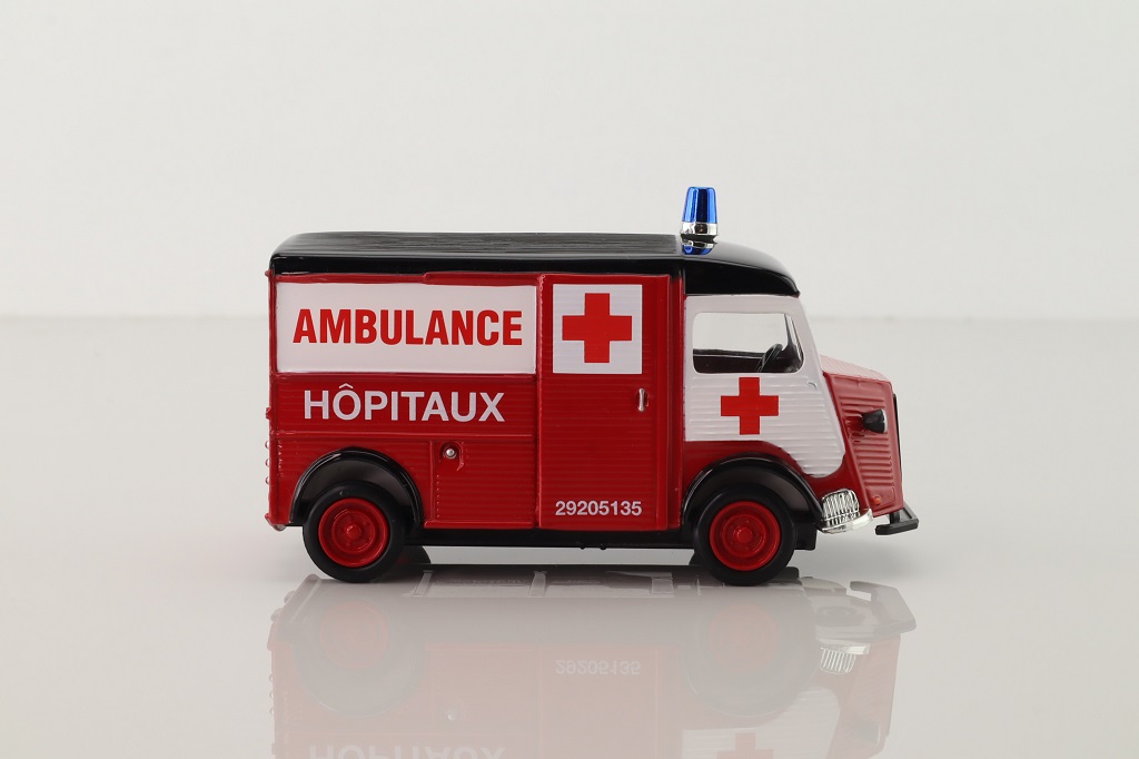 Matchbox Collectibles YYM38059; 1947 Citroen Type H Van; French Field Service Ambulance